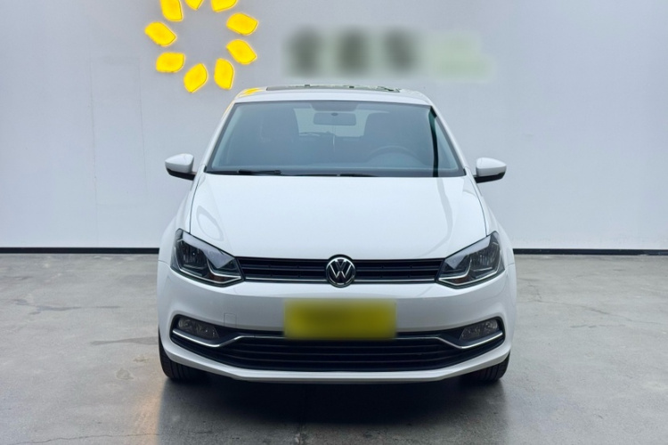 Volkswagen Polo 2016 car image #3