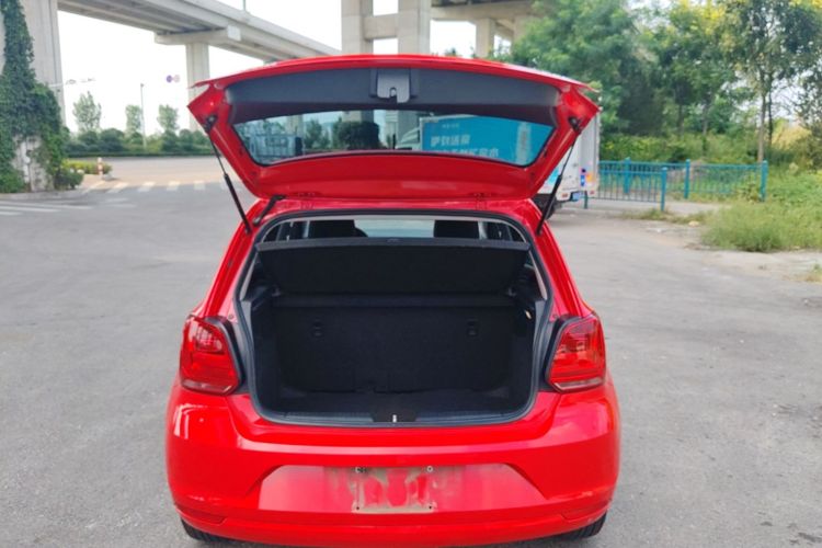 Volkswagen Polo 2018 car image #21