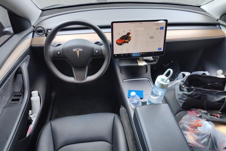 Tesla Model Y 2021 #12 Tesla Model Y 2021 car image #12