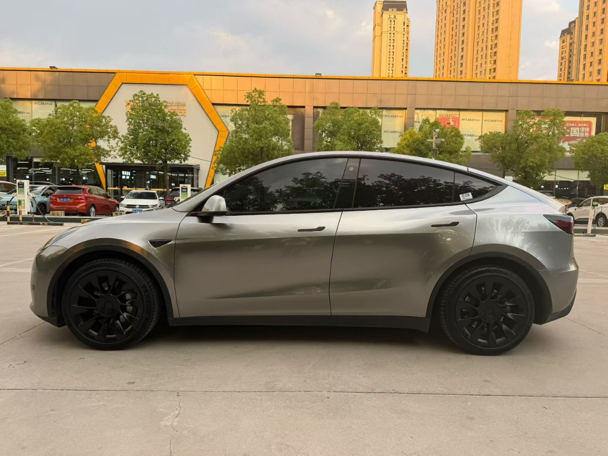 Tesla Model Y 2022 #3 Tesla Model Y 2022 car image #3
