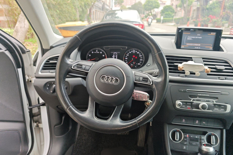 Audi Q3 2016 #15 Audi Q3 2016 car image #15