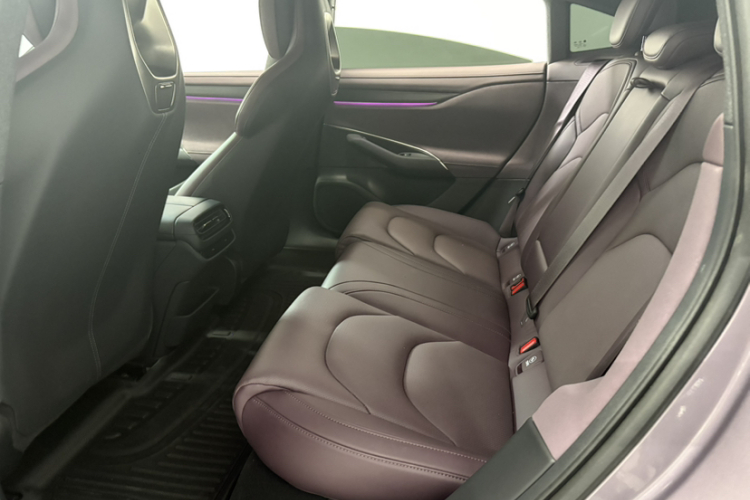 MI SU7 2025 car image #14