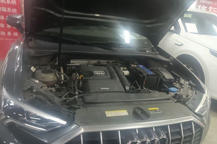 Audi Q3 2020 car image #20
