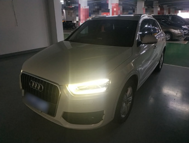 Audi Q3 2014 Audi Q3 2014 immagine di auto