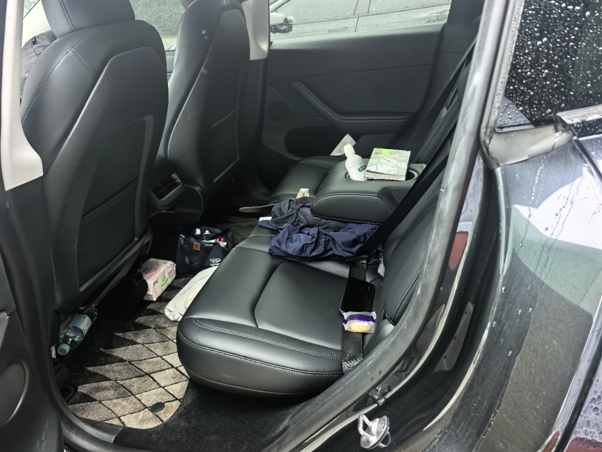 Tesla Model Y 2024 #4 Tesla Model Y 2024 car image #4