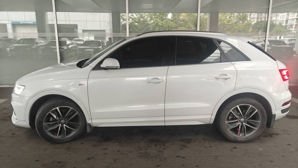 2018 imagen de coche #2