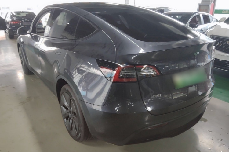 Tesla Model Y 2024 #5 Tesla Model Y 2024 immagine di auto #5