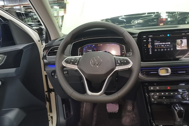 Volkswagen Tharu 2024 #11 Volkswagen Tharu 2024 immagine di auto #11
