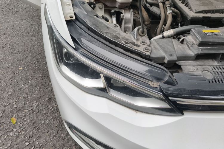Volkswagen Golf 2021 car image #8