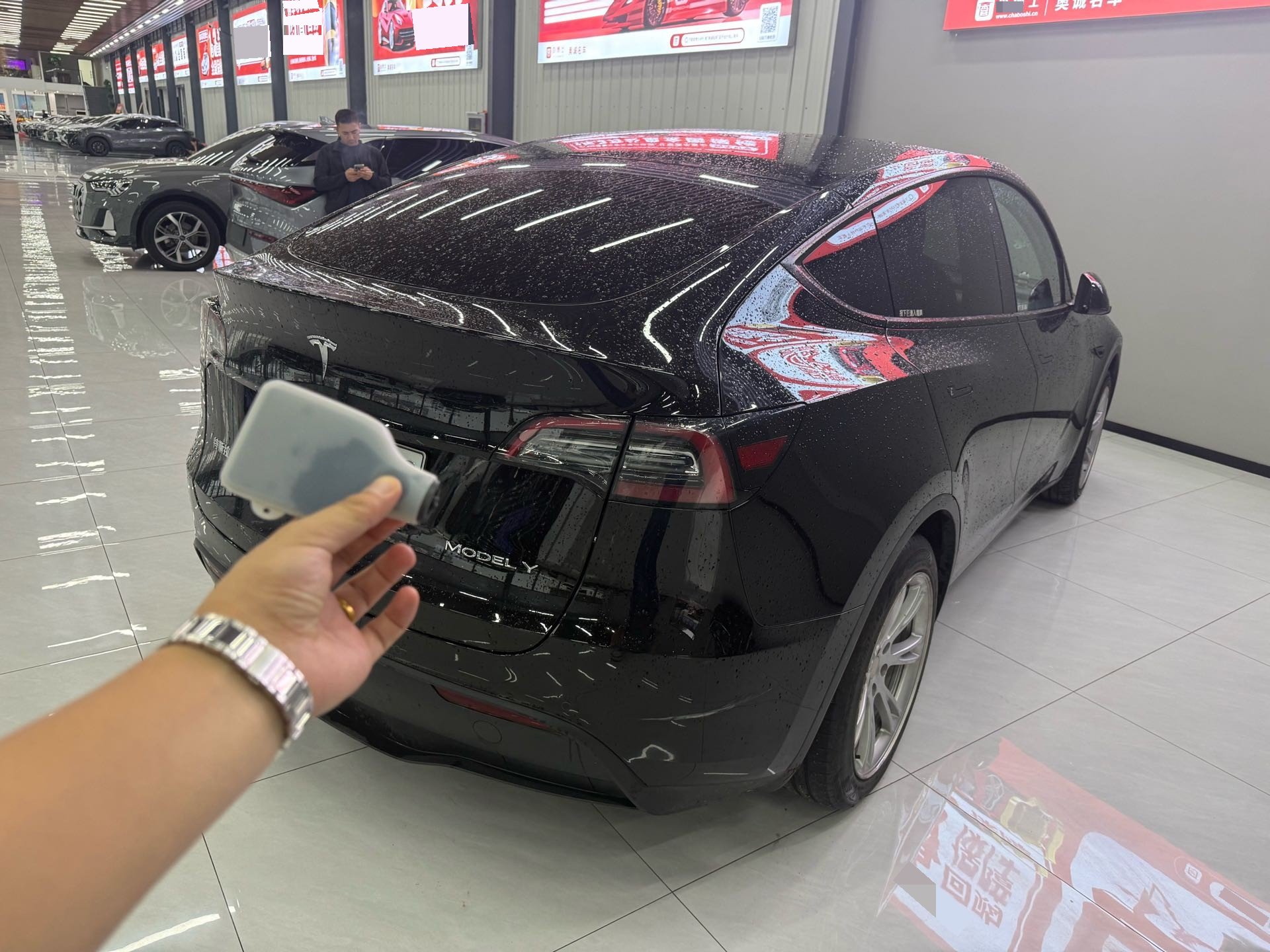 Tesla Model Y 2023 #4 Tesla Model Y 2023 car image #4