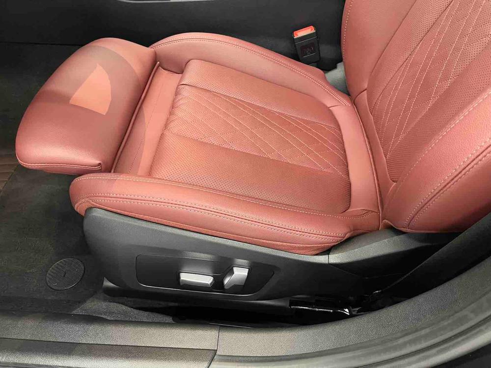 BMW 3 Series 2022 car image #18