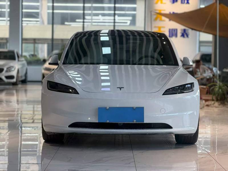 Tesla Model 3 2025 #2 Tesla Model 3 2025 car image #2