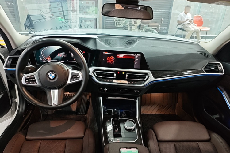 BMW 3 Series 2022 #10 BMW 3 Series 2022 car image #10