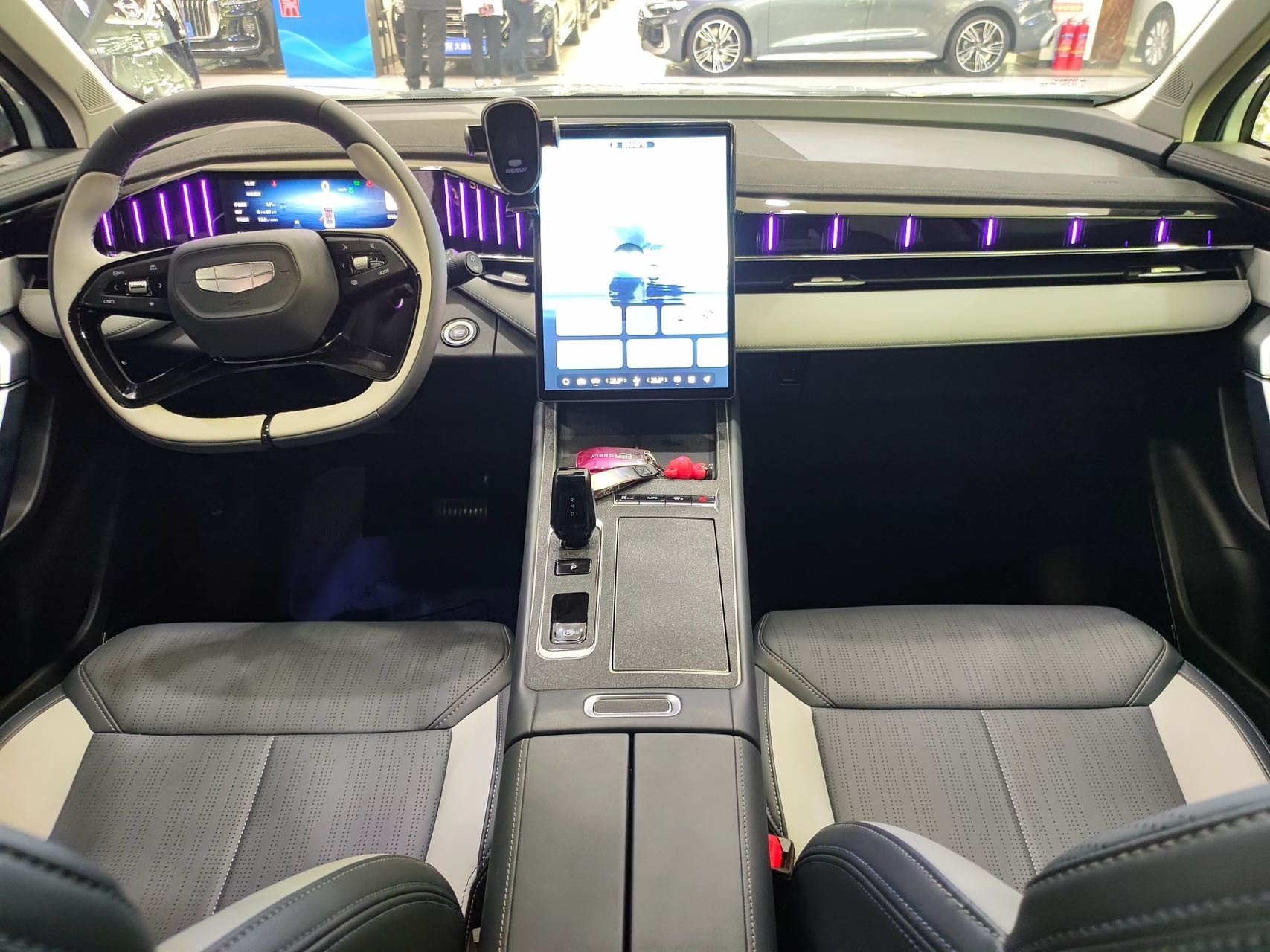GEELY Boyue L 2025 immagine di auto #6