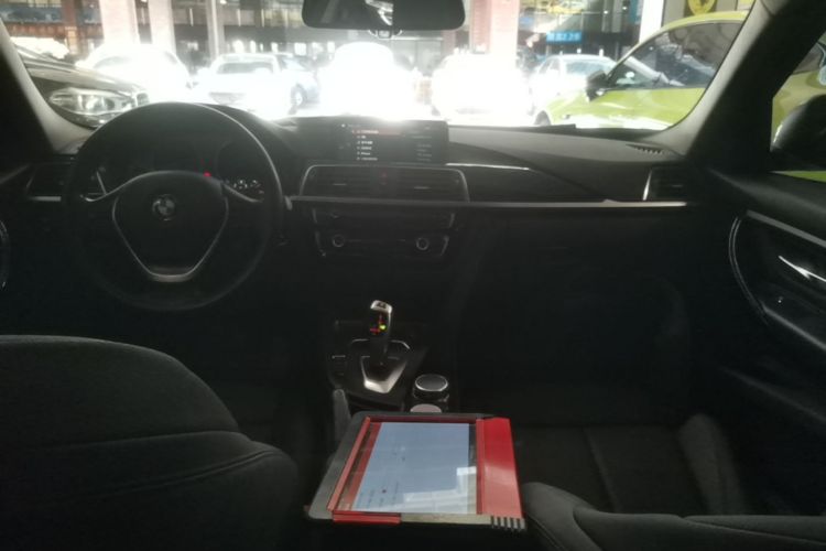 BMW 3 Series 2019 #10 BMW 3 Series 2019 car image #10