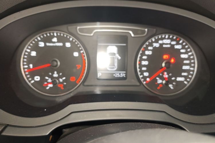 Audi Q3 2015 #16 Audi Q3 2015 car image #16