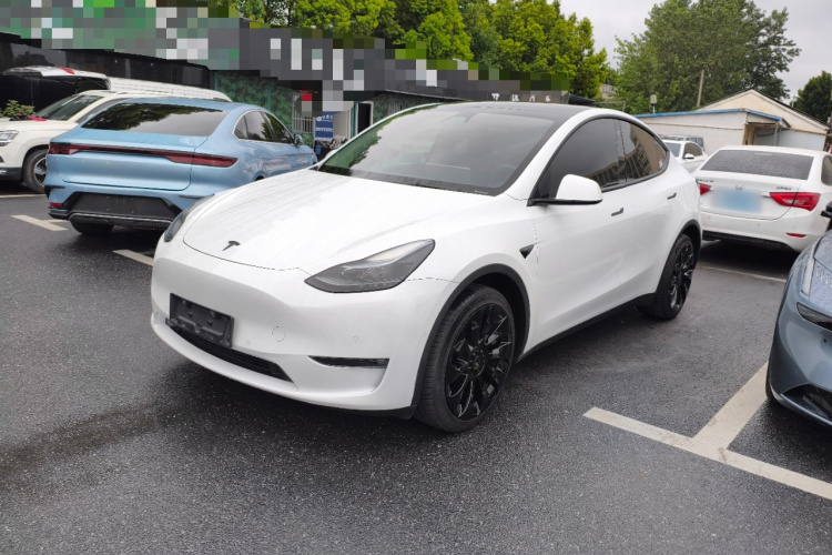 Tesla Model Y 2024 #2 Tesla Model Y 2024 car image #2