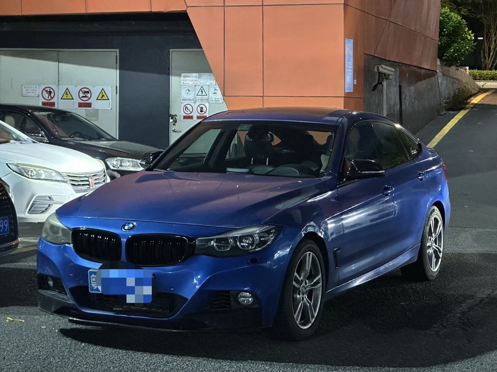 BMW 3 Series GT 2017 car image 