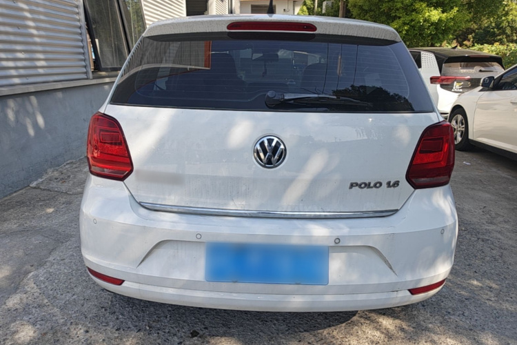 Volkswagen Polo 2015 car image #6