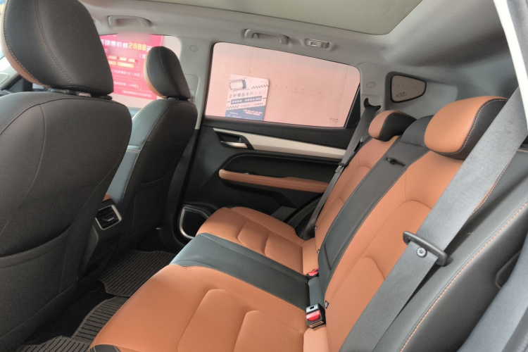 GEELY Vision X6 2020 immagine di auto #17