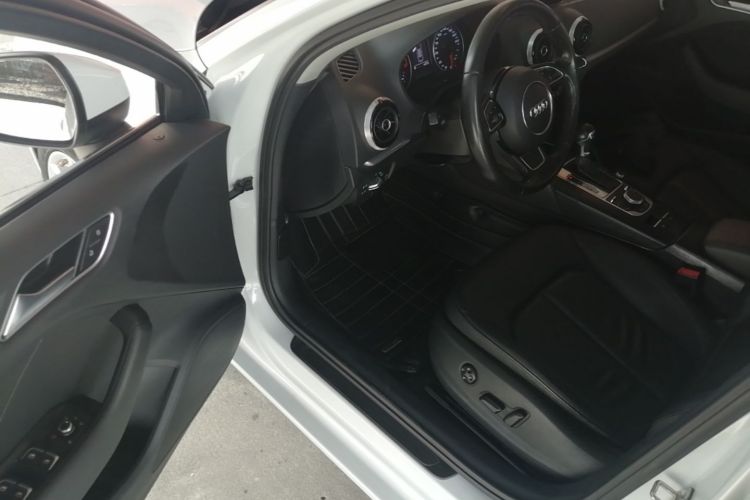 Audi A3 2016 car image #12