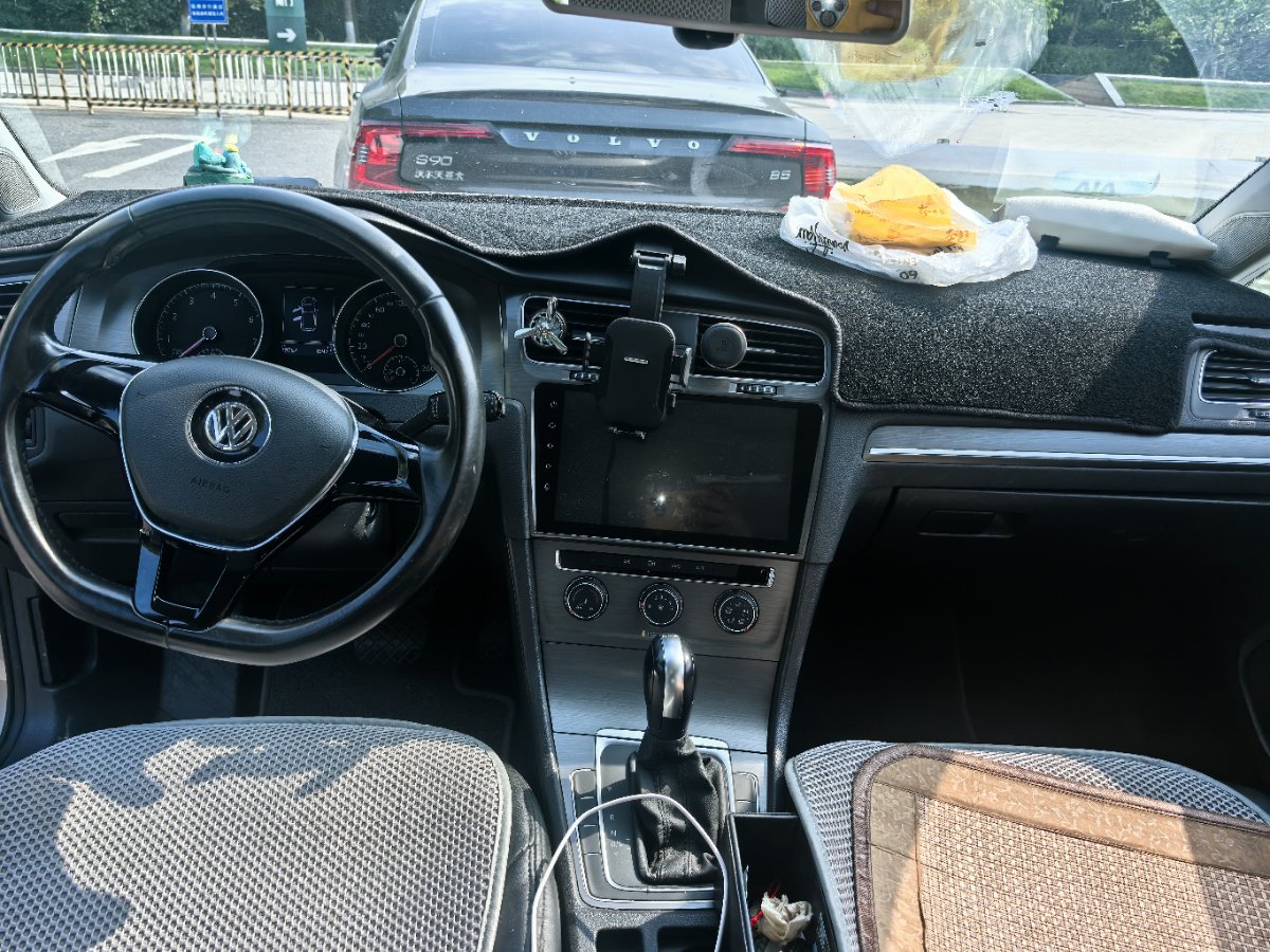 Volkswagen Golf 2016 car image #6