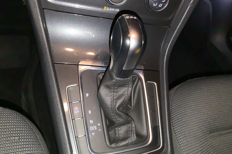 Volkswagen Golf 2019 #16 Volkswagen Golf 2019 car image #16