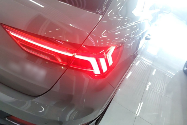 Audi Q3 2024 car image #8