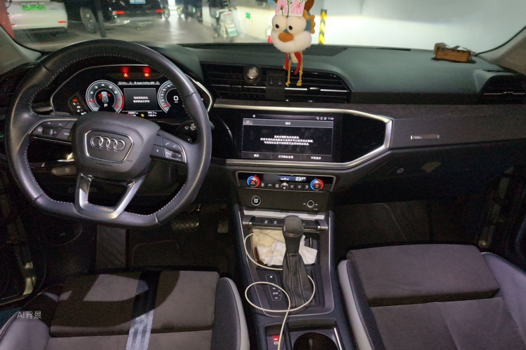 Audi Q3 2022 car image #11