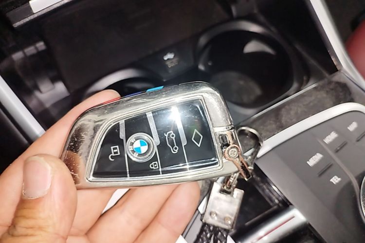BMW 3 Series 2023 car image #9