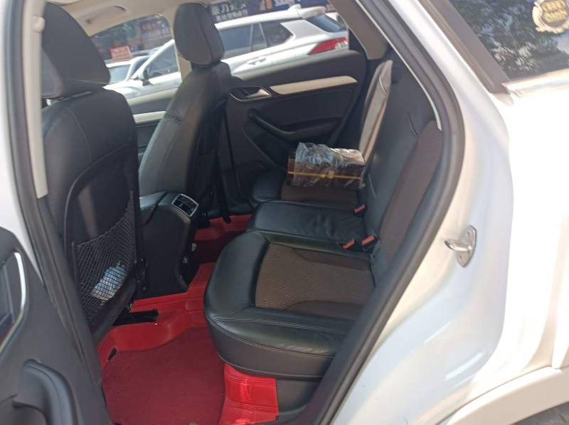 Audi Q3 2019 car image #5