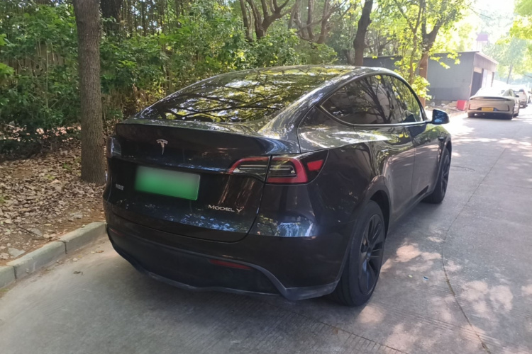 Tesla Model Y 2024 #5 Tesla Model Y 2024 immagine di auto #5