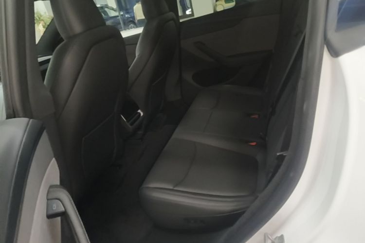 Tesla Model Y 2026 #17 Tesla Model Y 2026 car image #17