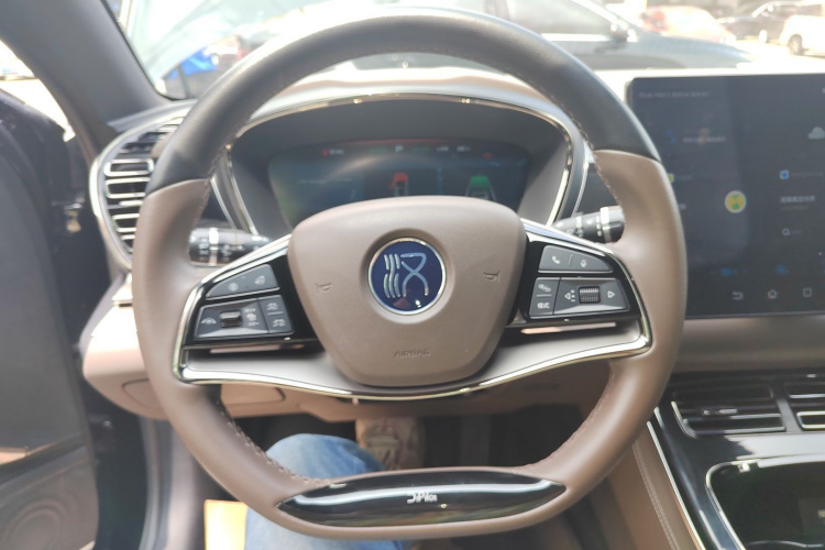 BYD Han 2023 car image #11