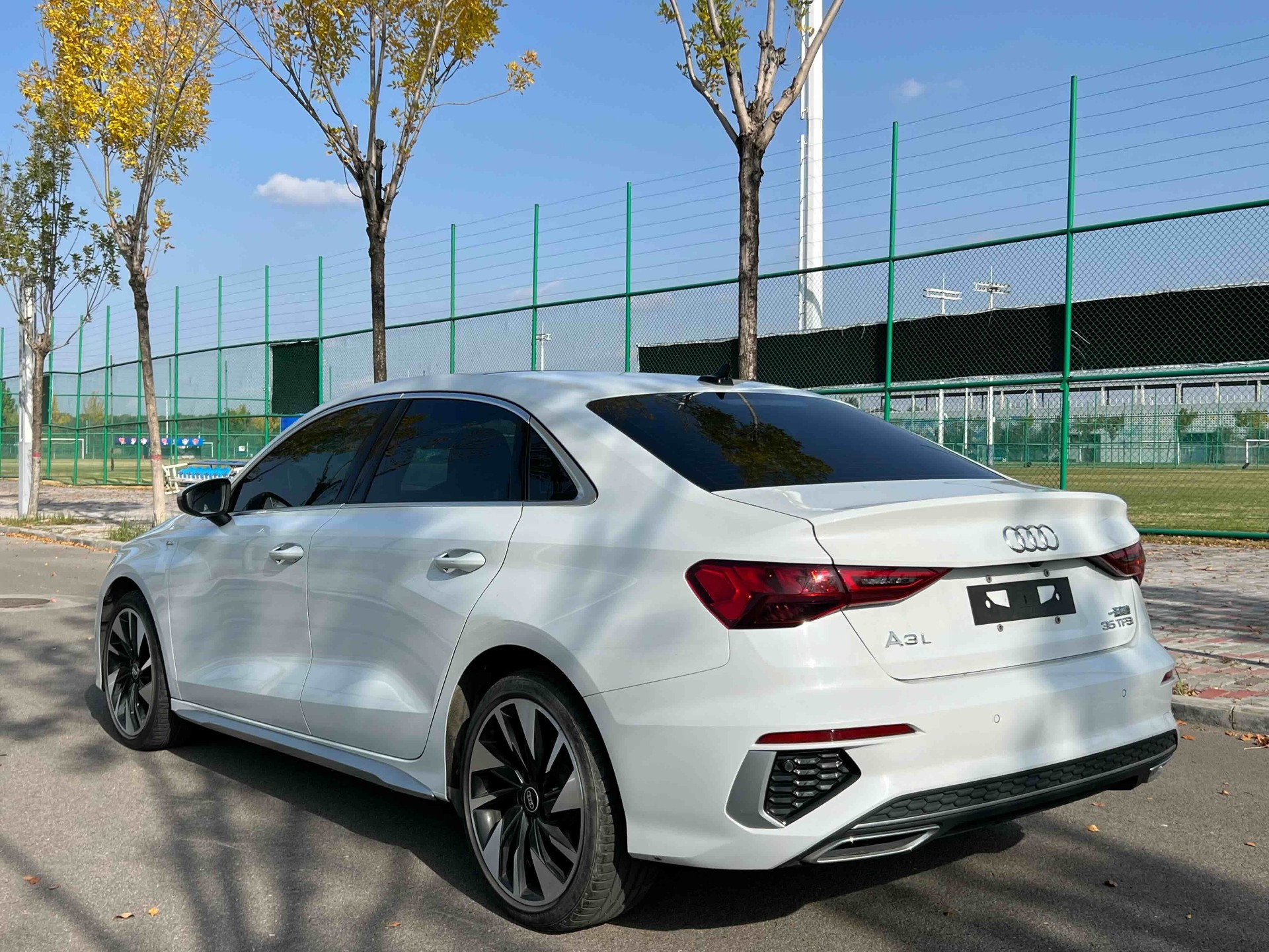 2022 car image #9