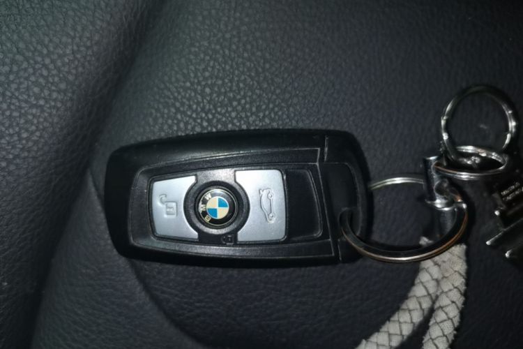 BMW 3 Series 2017 #9 BMW 3 Series 2017 car image #9