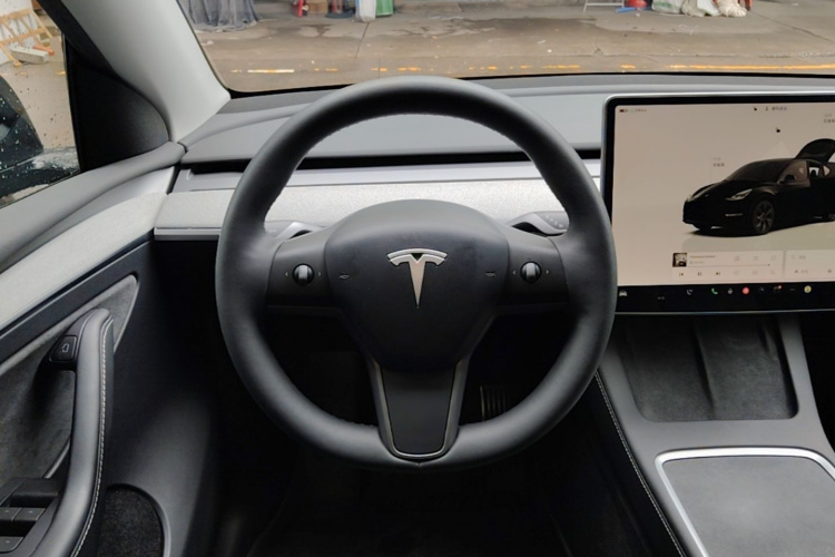 Tesla Model Y 2023 #11 Tesla Model Y 2023 car image #11
