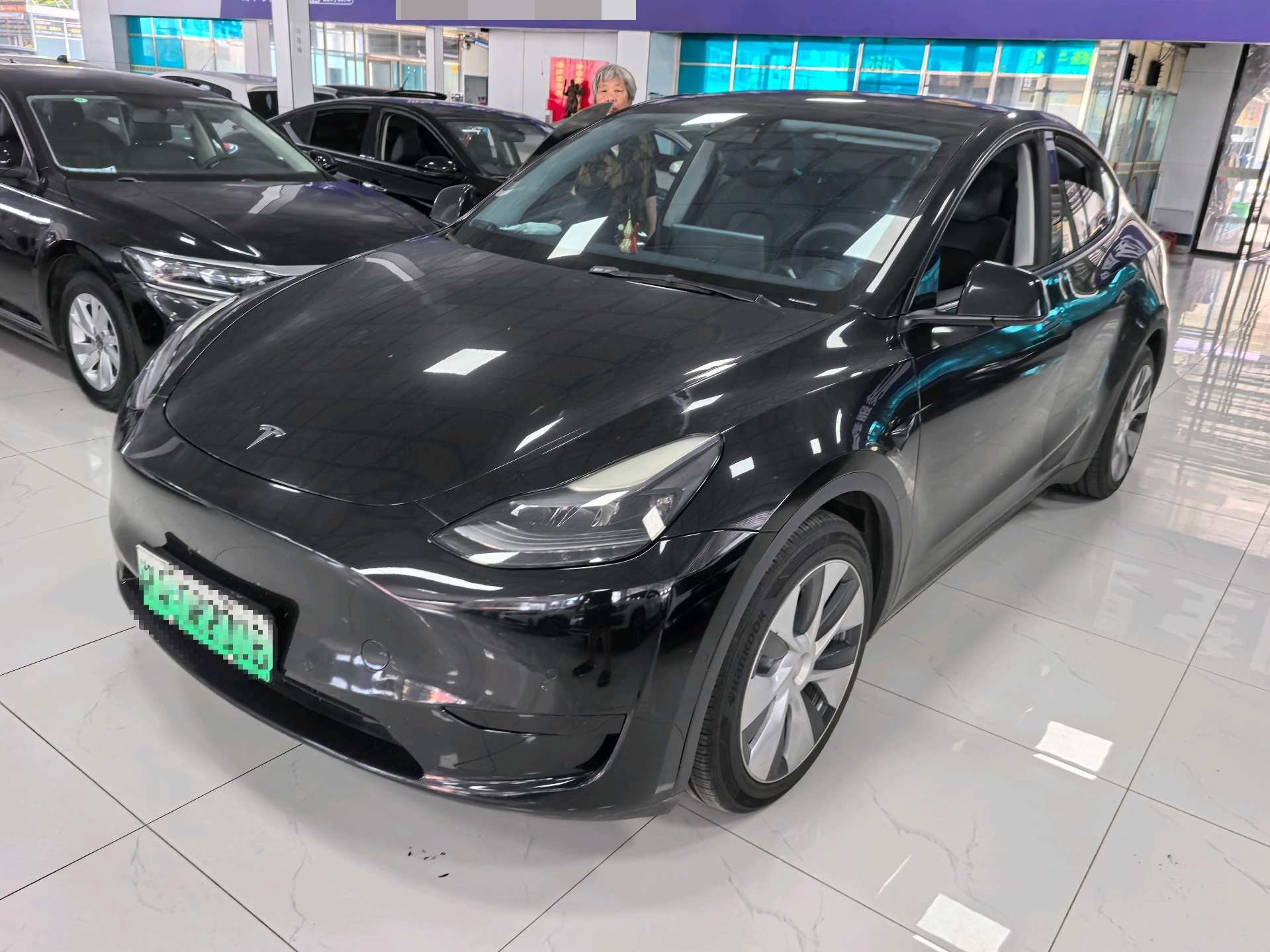 Tesla Model Y 2022 Tesla Model Y 2022 car image