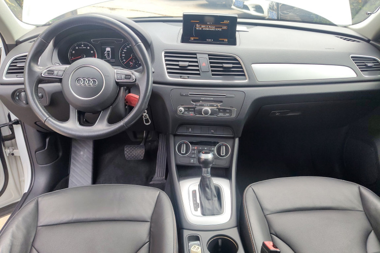 Audi Q3 2018 image de voiture #11