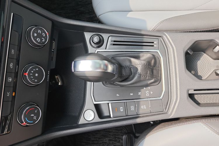 Volkswagen Lavida 2023 car image #16