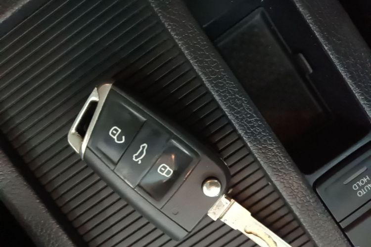 Volkswagen Golf 2019 imagen de coche #9
