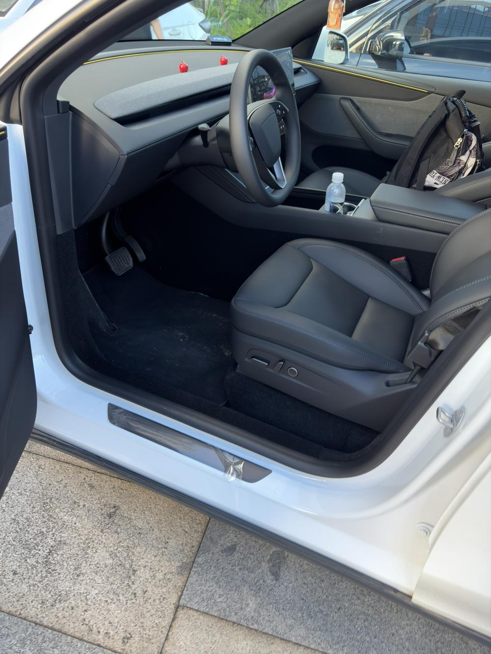 Tesla Model Y 2026 car image #13