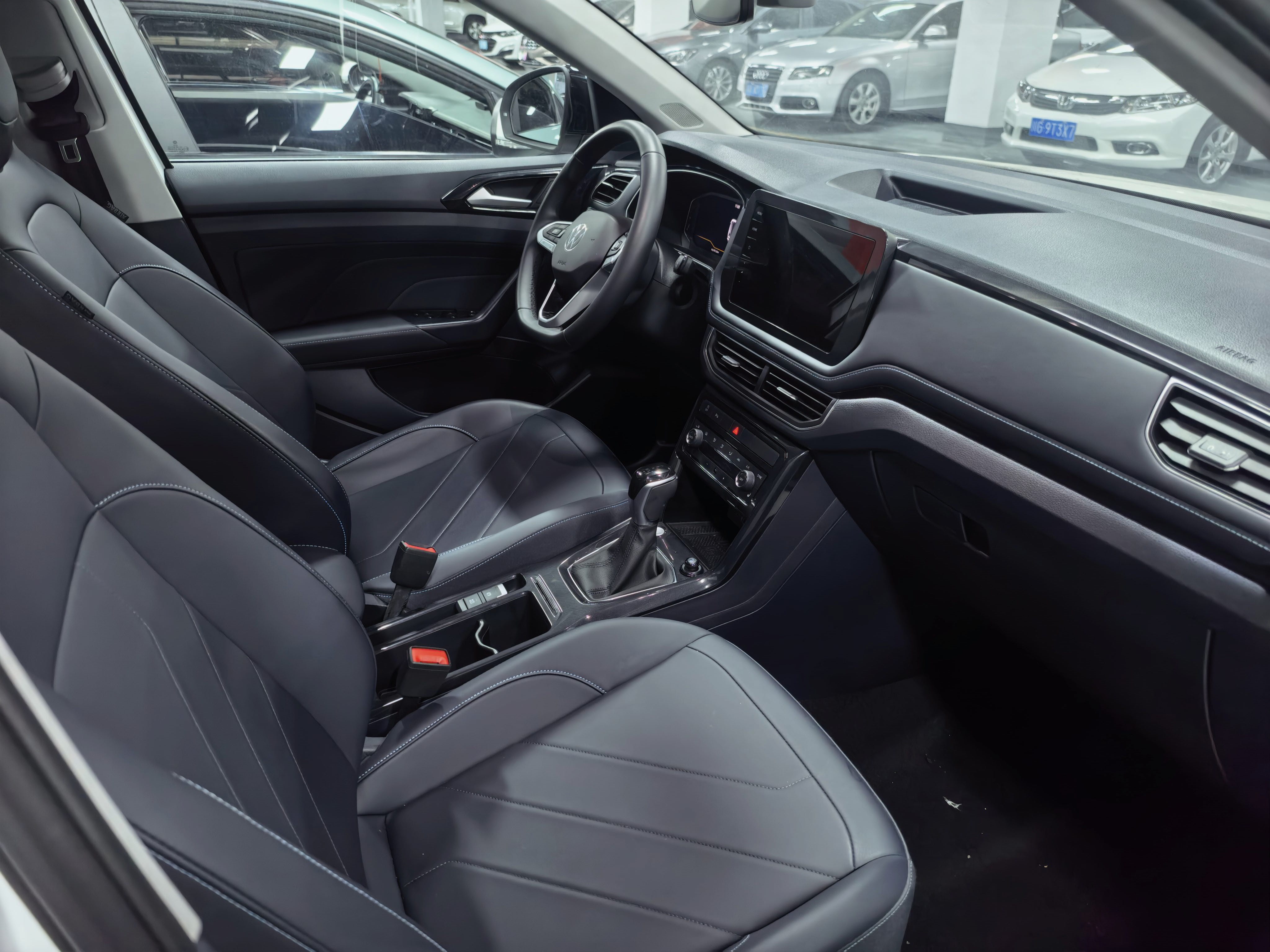 Volkswagen Tharu 2025 car image #5
