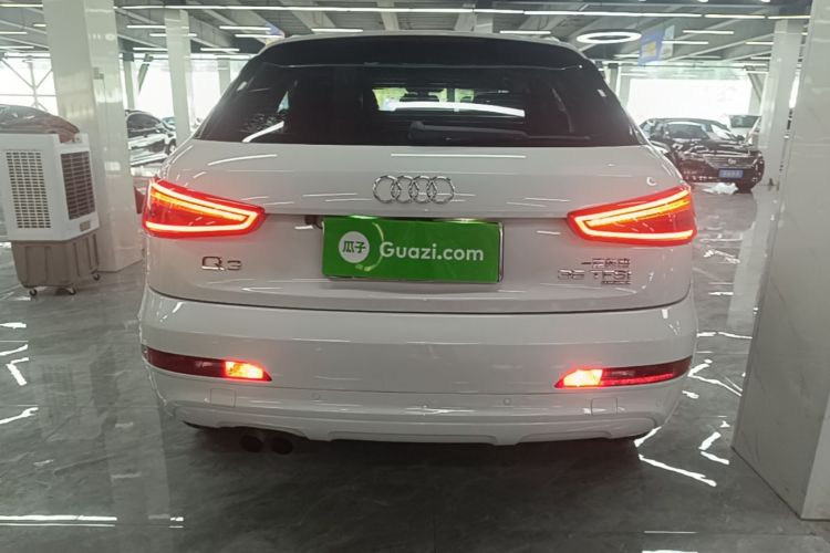 Audi Q3 2016 car image #6