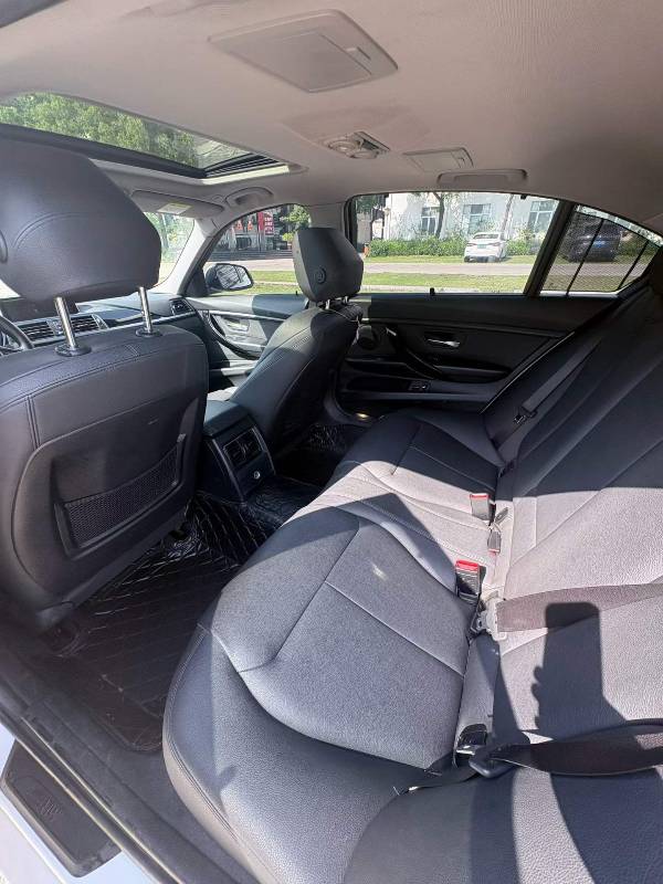 BMW 3 Series 2018 #8 BMW 3 Series 2018 car image #8