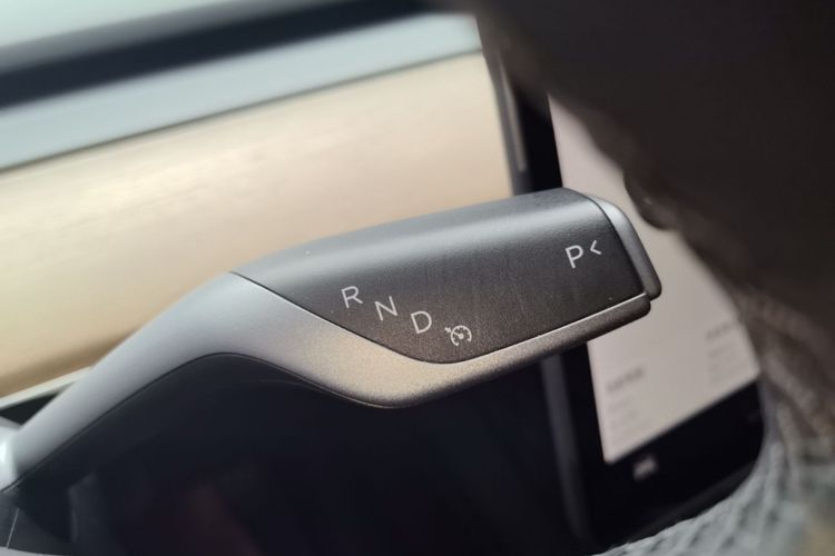 Tesla Model 3 2021 immagine di auto #14