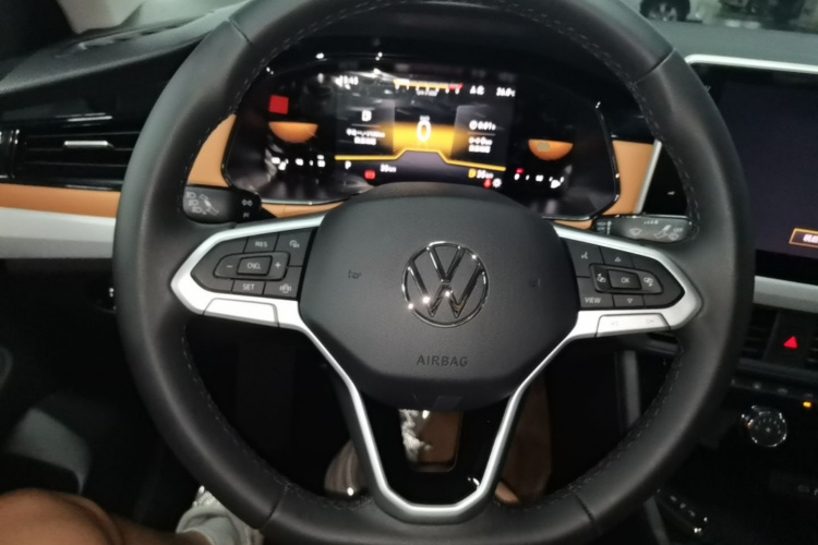 Volkswagen Bora 2026 car image #11