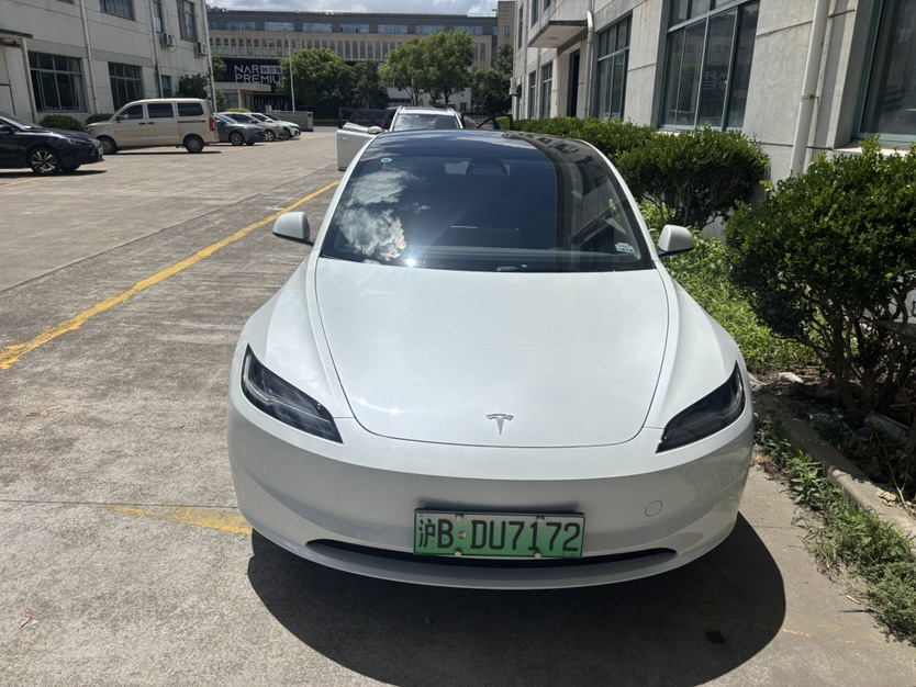 Tesla Model 3 2025 #2 Tesla Model 3 2025 car image #2