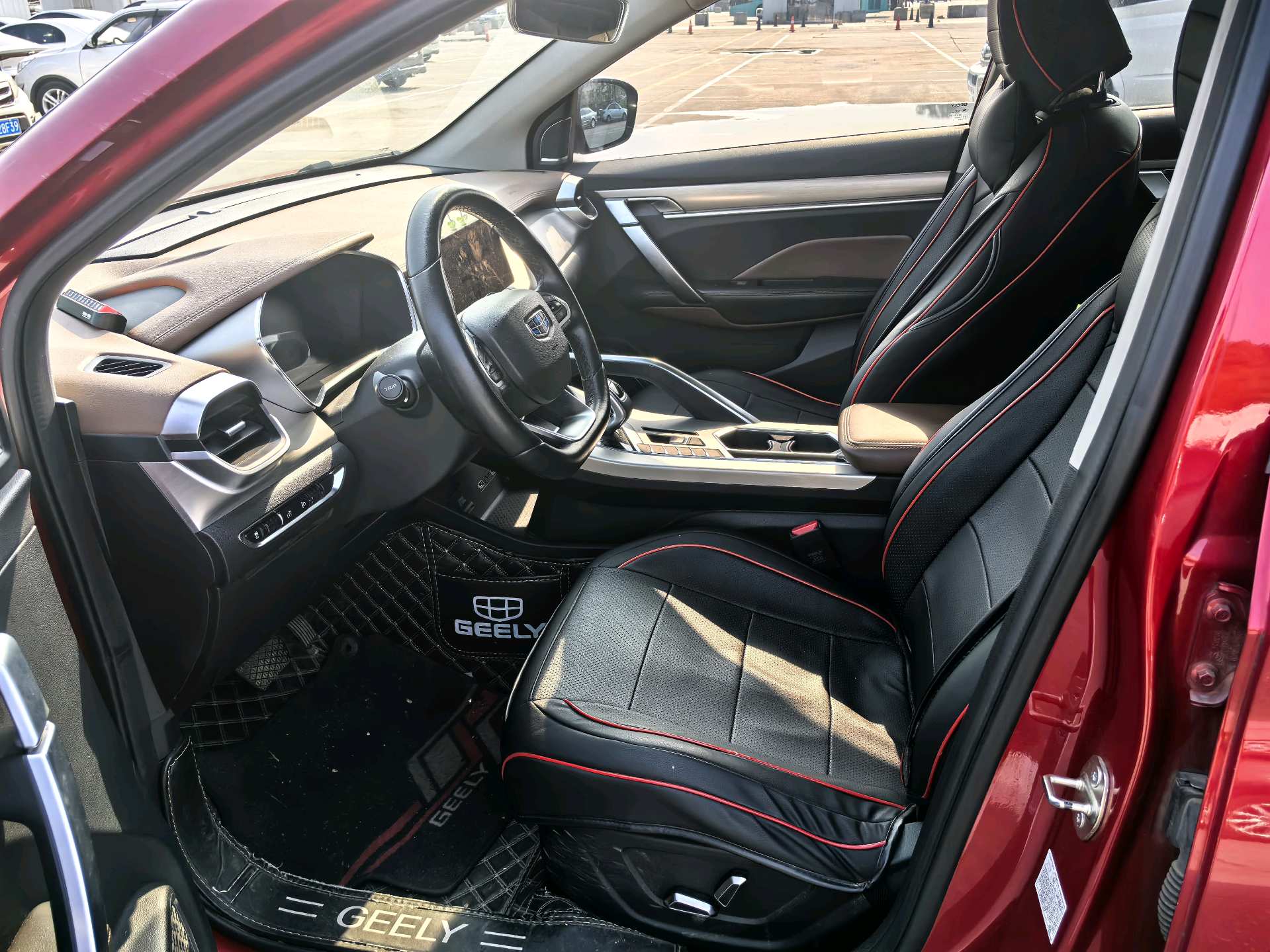 GEELY Coolray 2019 imagen de coche #4