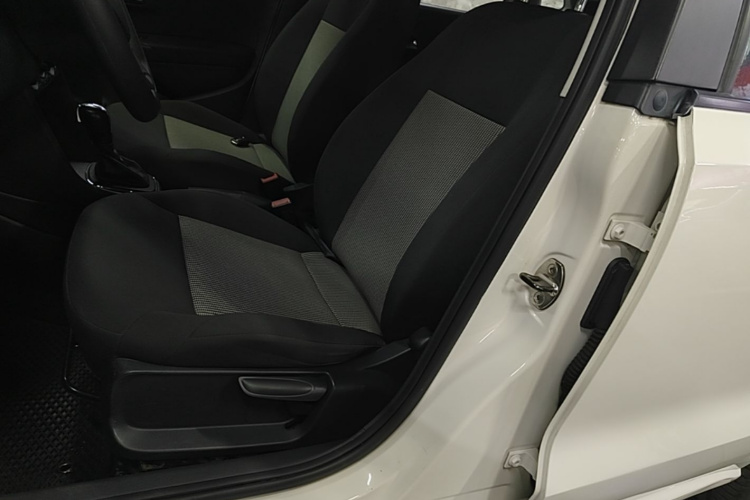Volkswagen Polo 2016 #15 Volkswagen Polo 2016 car image #15